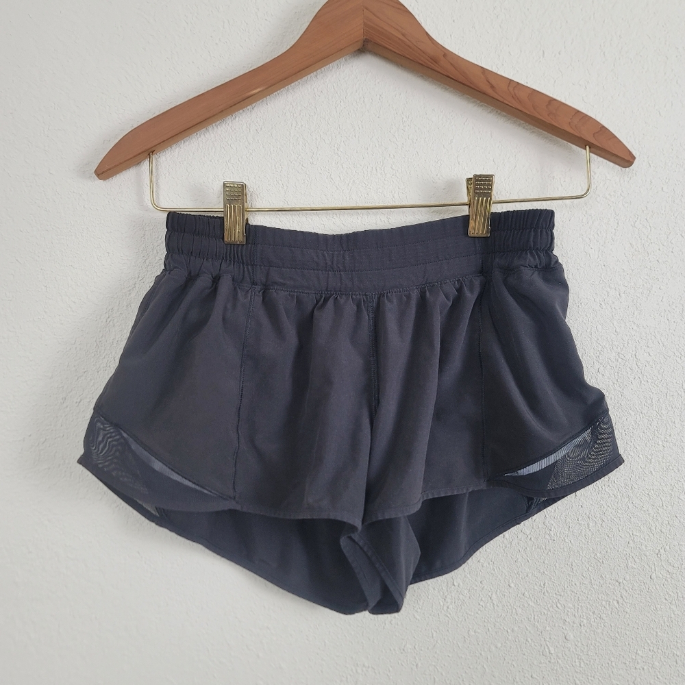 Lululemon Hotty Hot Low-Rise Lined Shorts 2.5”